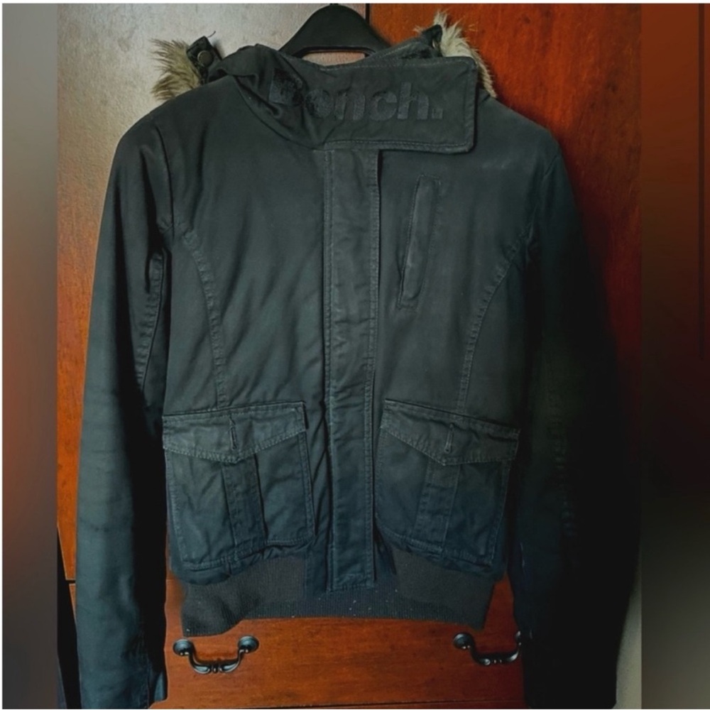 Bench Winter Jacket with removable faux fur-Size M